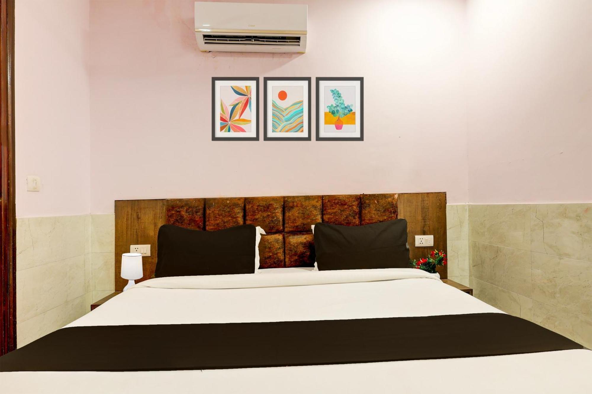 Super Hotel O Alipur Narela Exterior photo