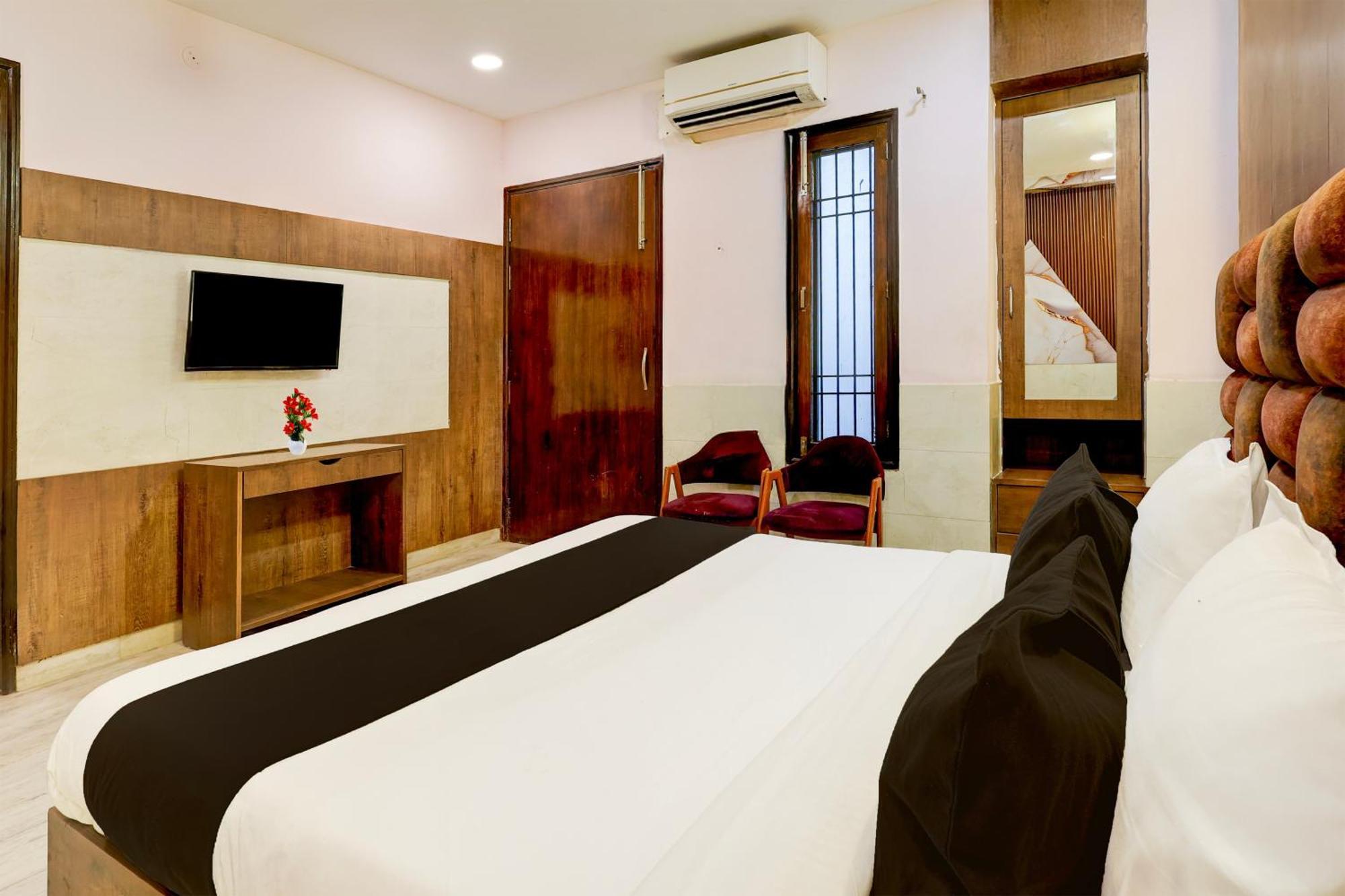 Super Hotel O Alipur Narela Exterior photo