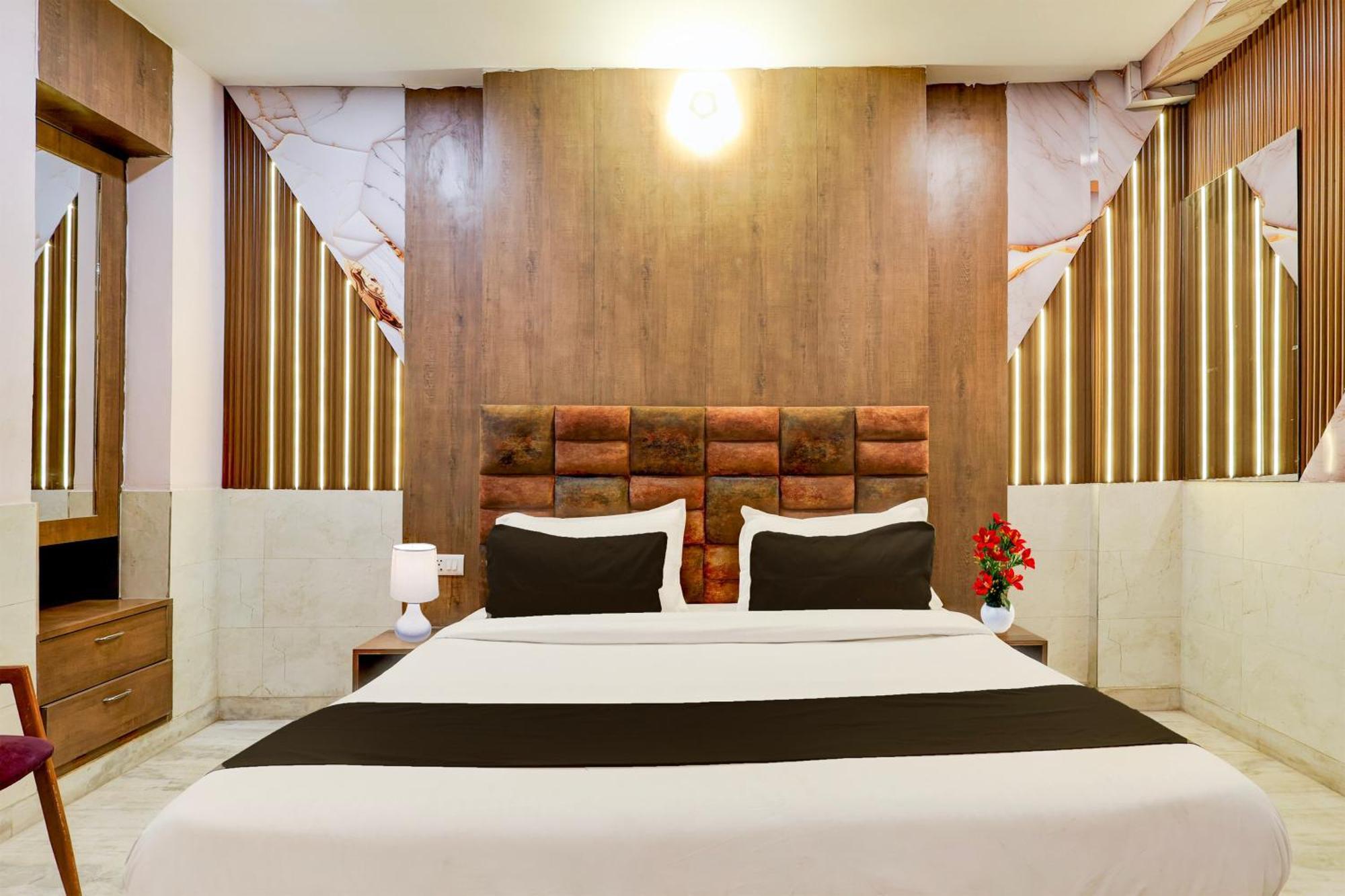 Super Hotel O Alipur Narela Exterior photo